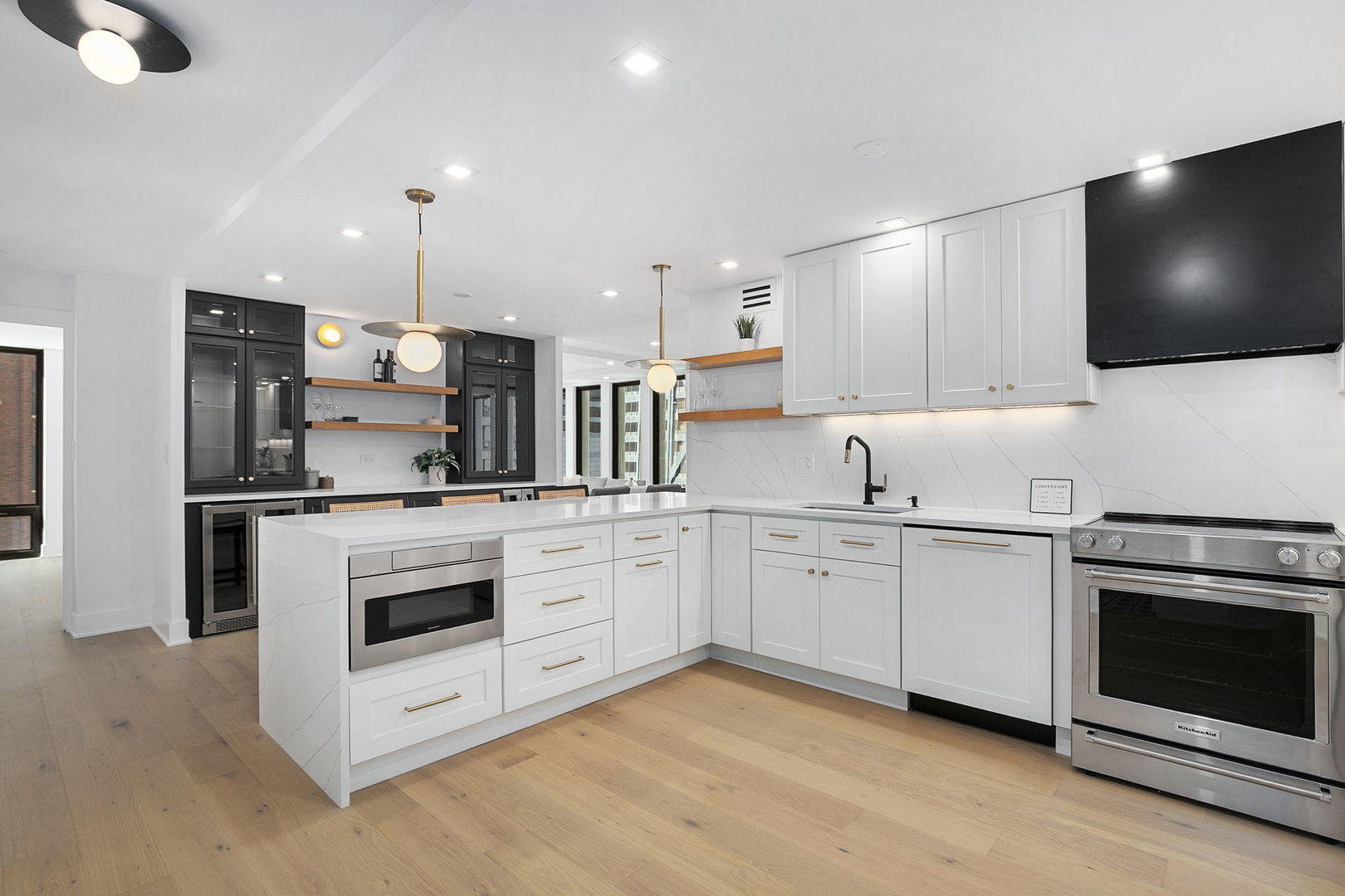 200 E Delaware Place Unit: 13F