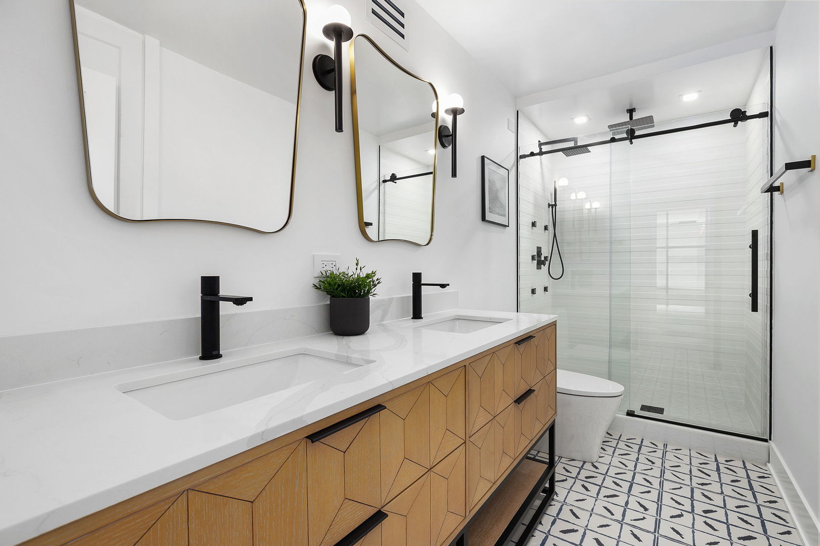 200 E Delaware Place Unit: 13F