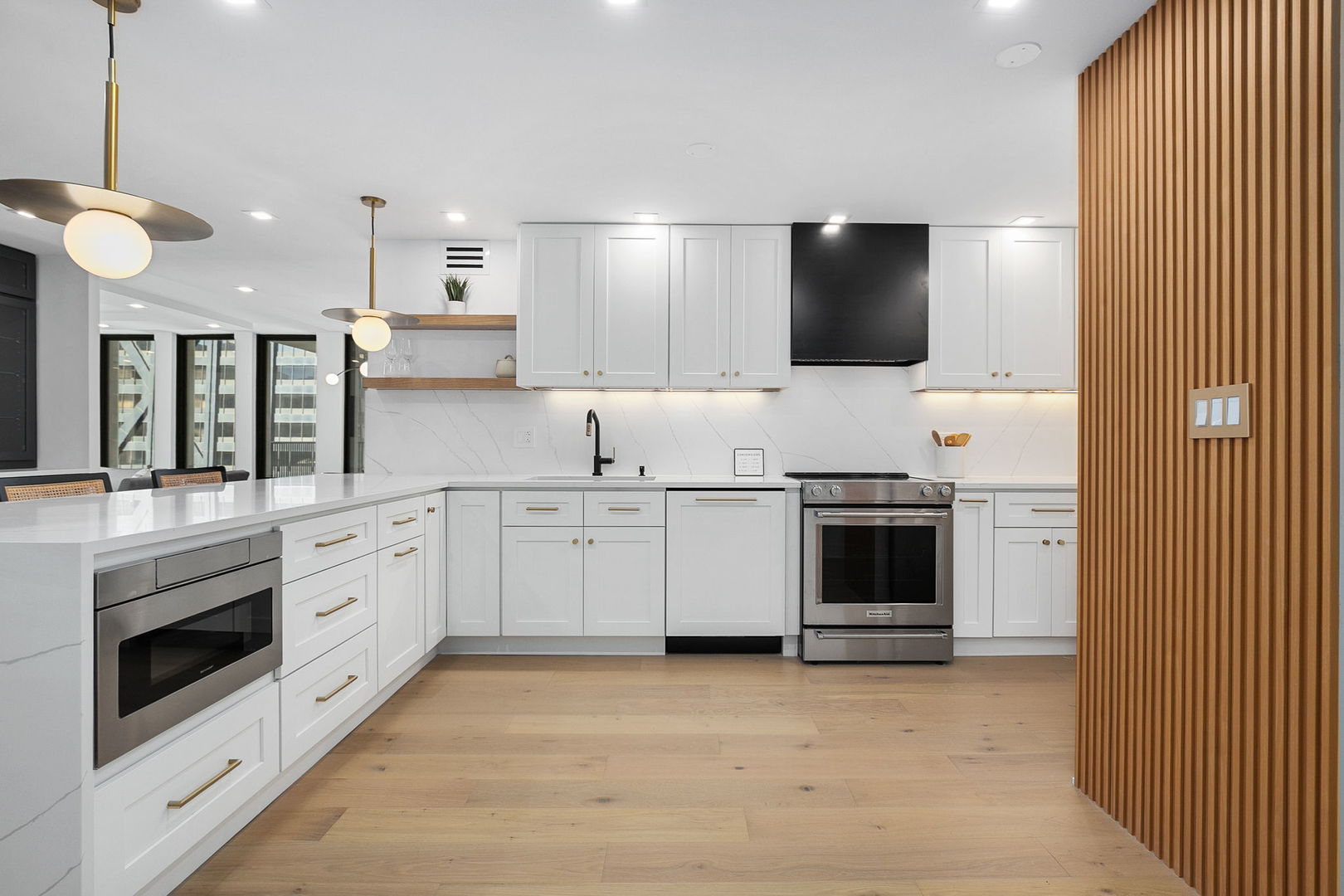 200 E Delaware Place Unit: 13F