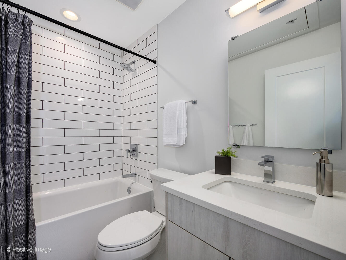 55 W Goethe Street Unit: 1240