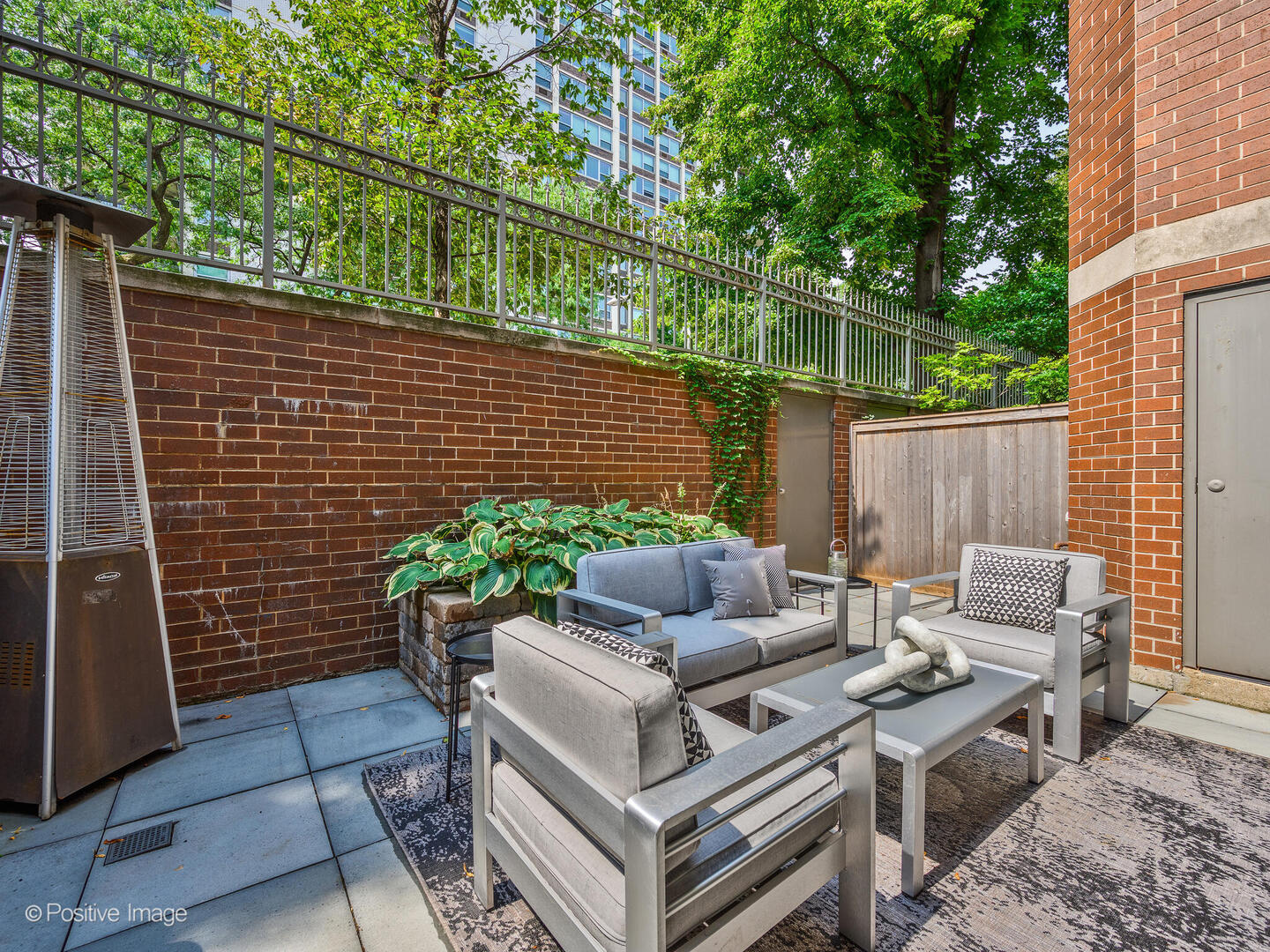 55 W Goethe Street Unit: 1240