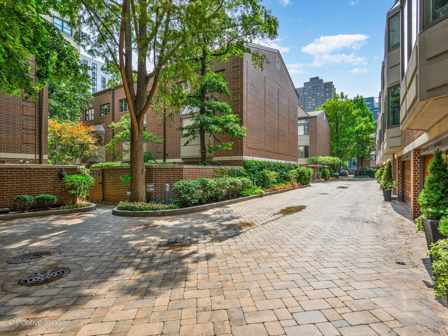 55 W Goethe Street Unit: 1240