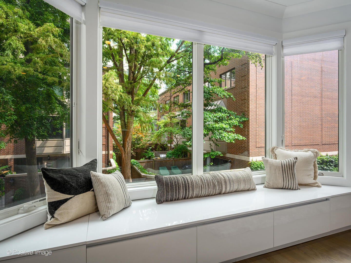 55 W Goethe Street Unit: 1240