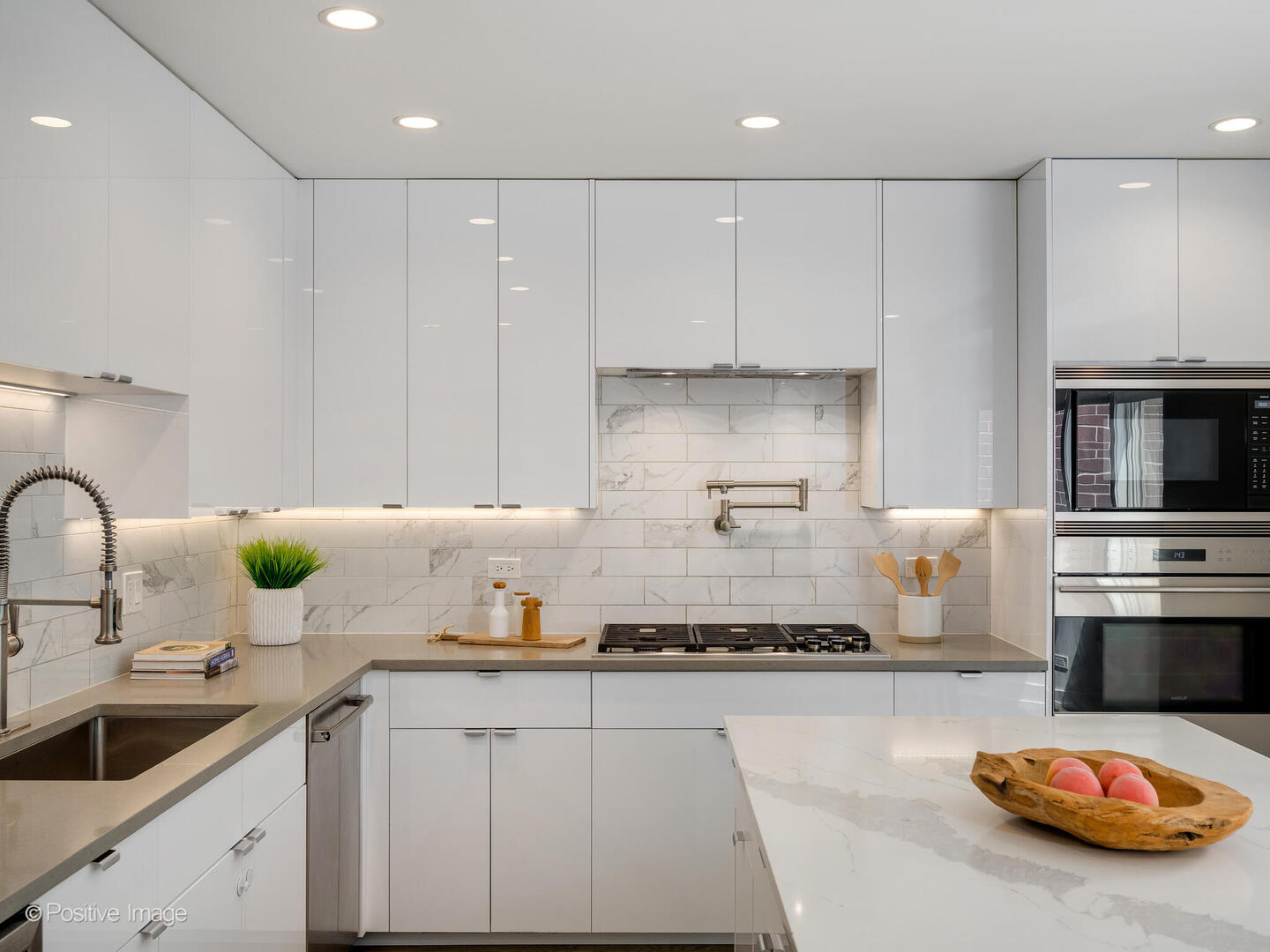 55 W Goethe Street Unit: 1240