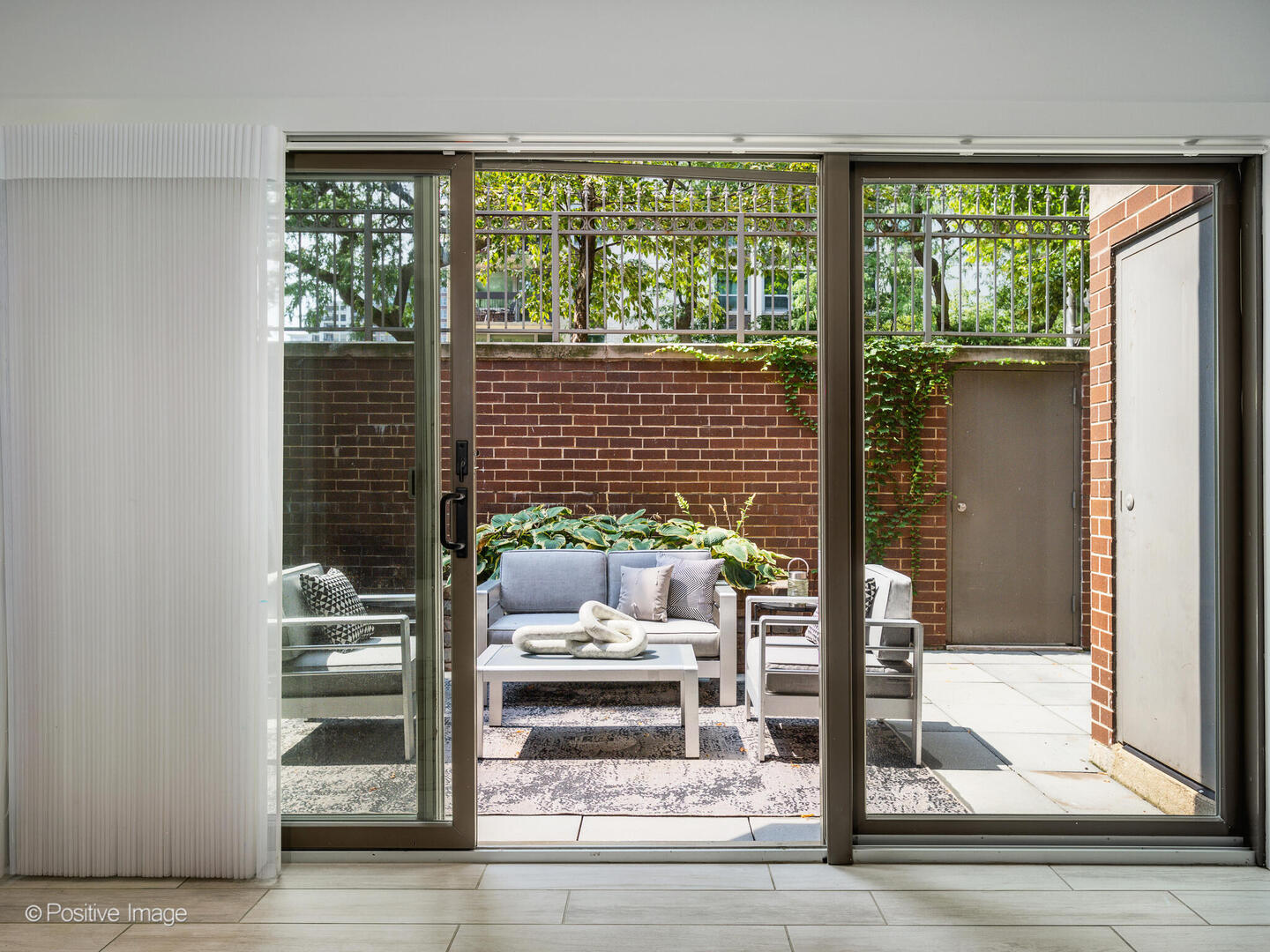 55 W Goethe Street Unit: 1240