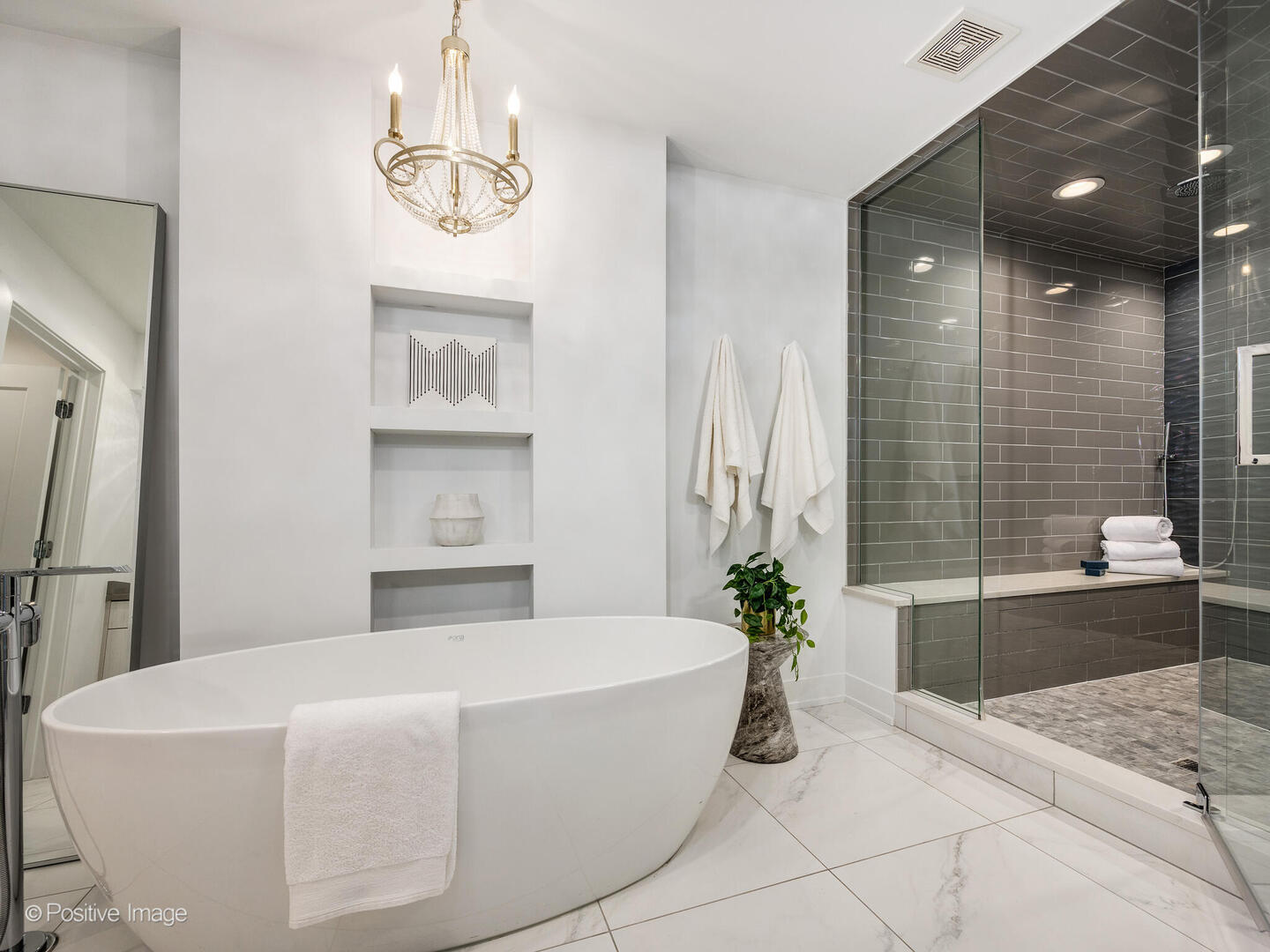 55 W Goethe Street Unit: 1240