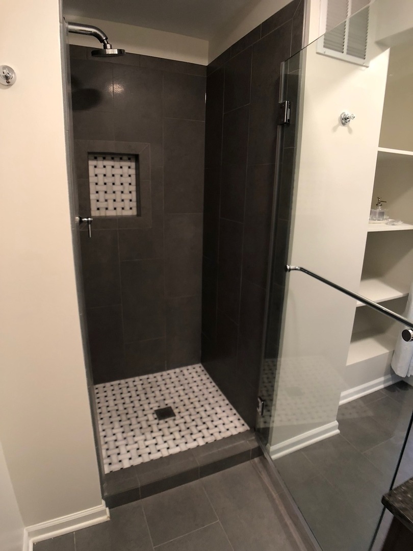 3700 N Lake Shore Drive Unit: 307