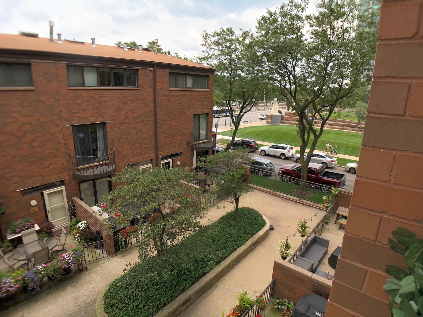 3700 N Lake Shore Drive Unit: 307
