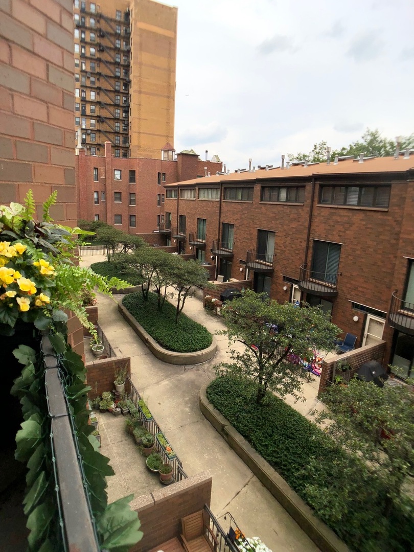 3700 N Lake Shore Drive Unit: 307