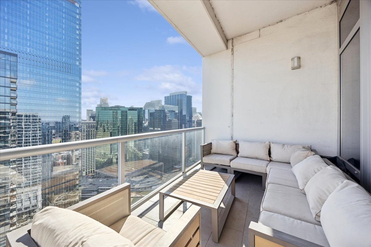 333 N Canal Street Unit: 3604