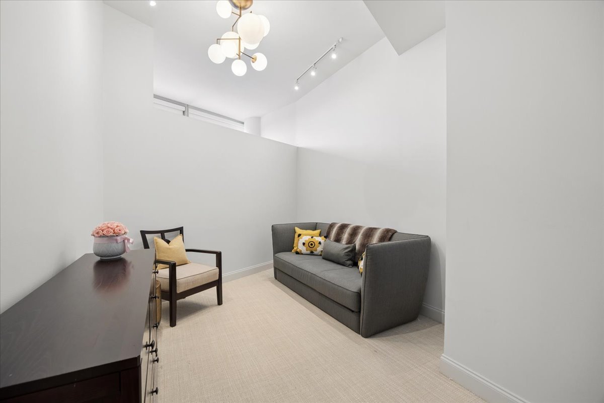333 N Canal Street Unit: 3604