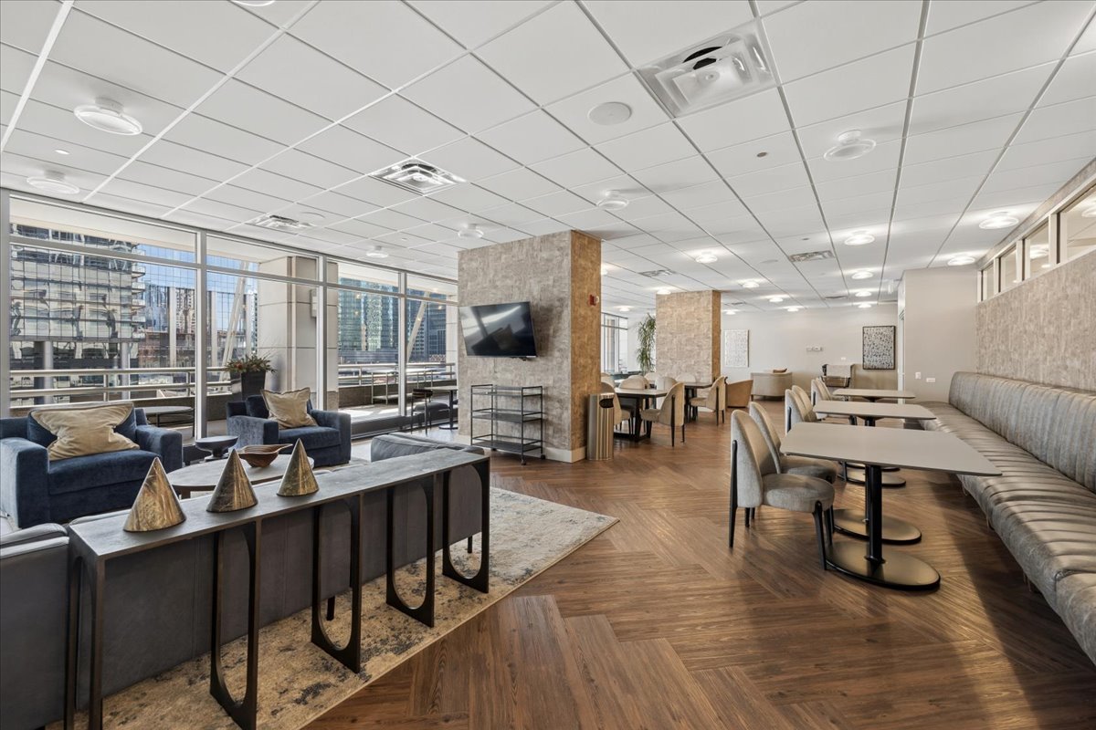 333 N Canal Street Unit: 3604