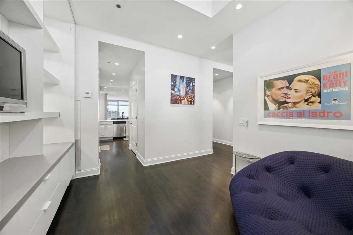333 N Canal Street Unit: 3604