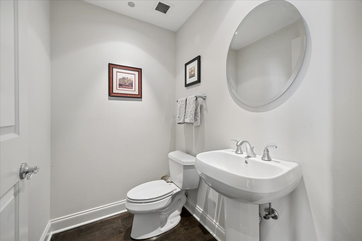 333 N Canal Street Unit: 3604