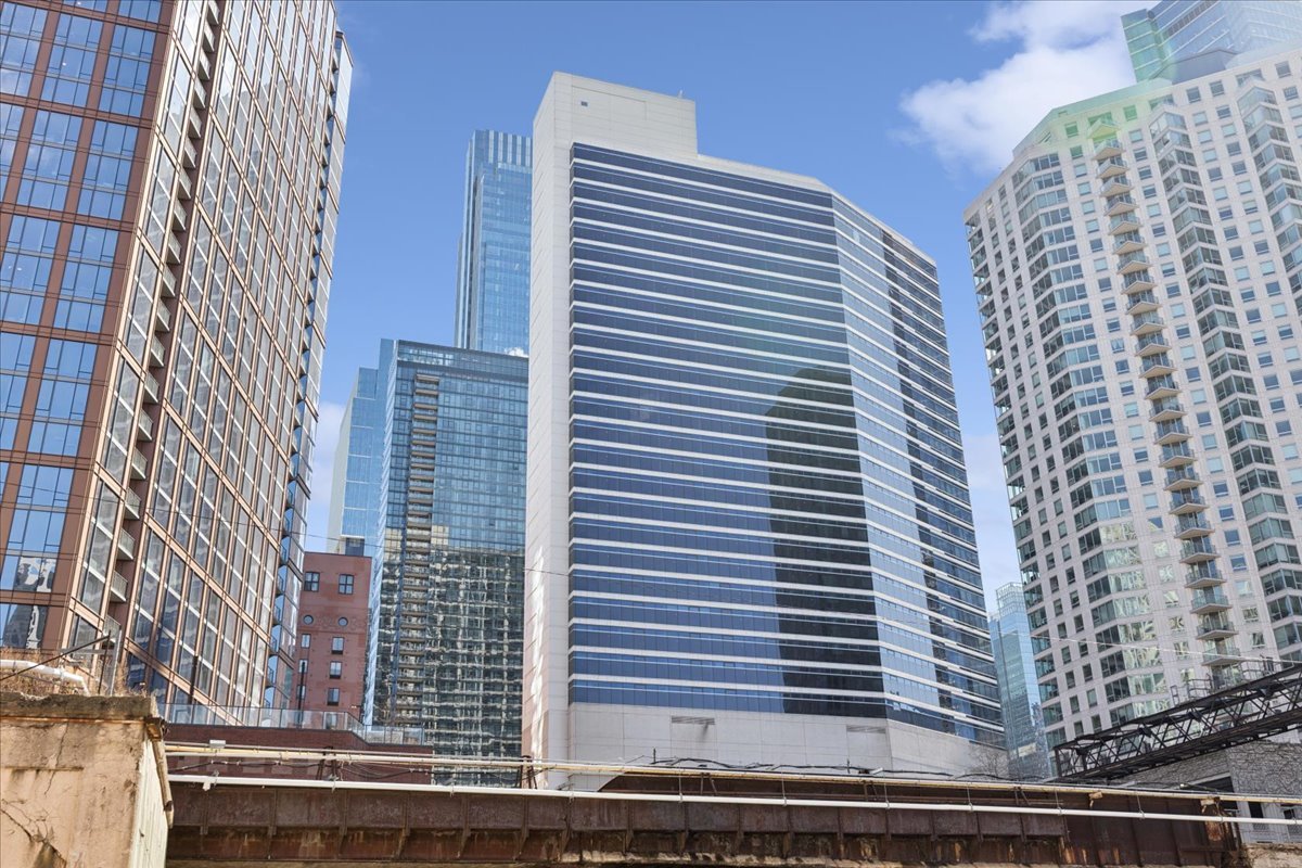 333 N Canal Street Unit: 3604