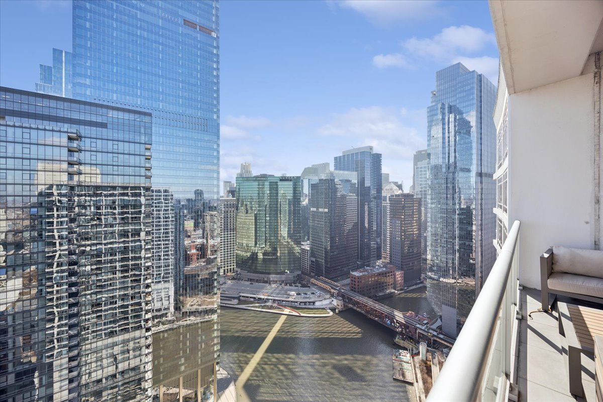 333 N Canal Street Unit: 3604