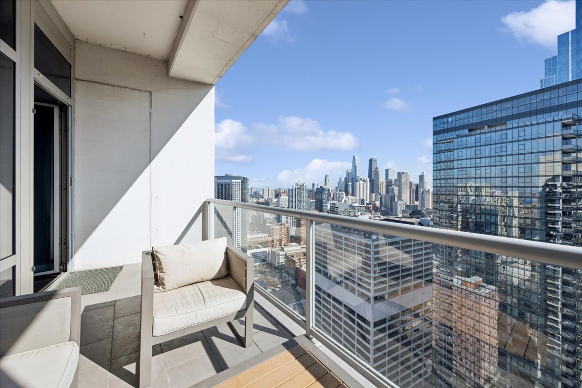 333 N Canal Street Unit: 3604