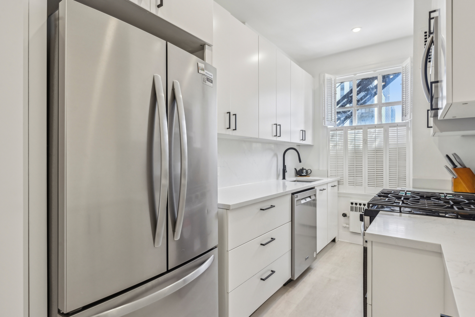 73 E ELM Street Unit: 12D