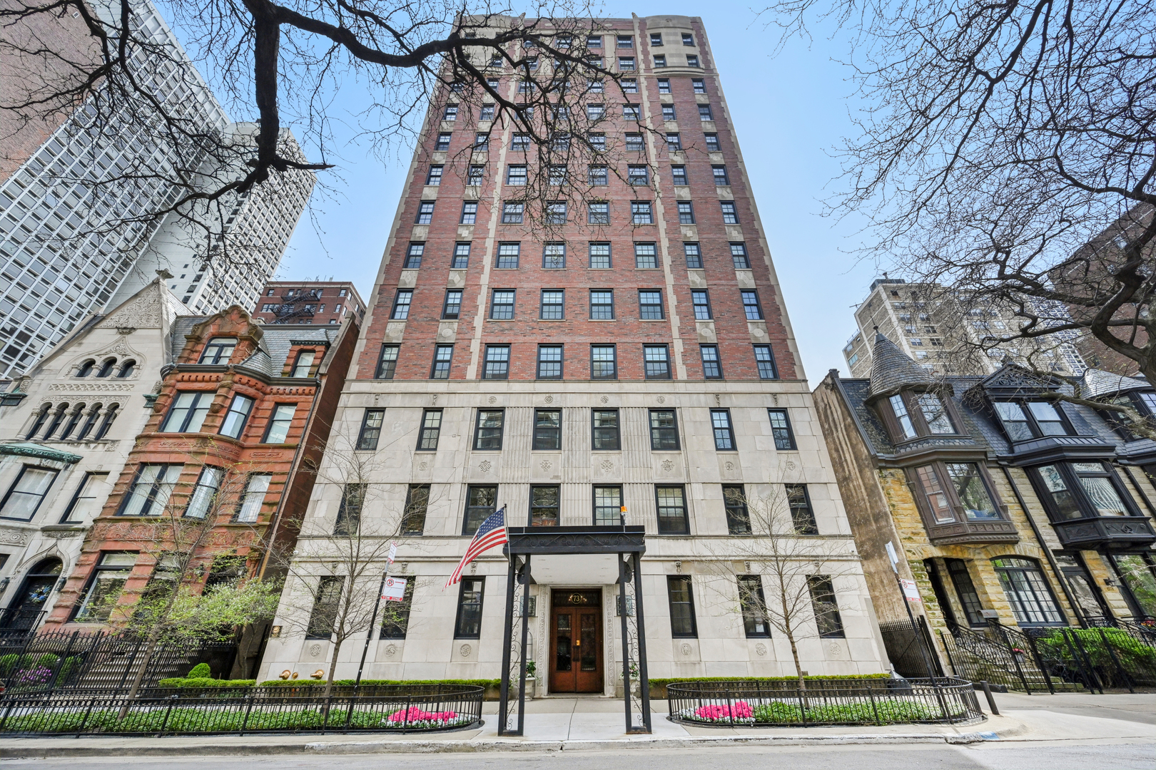 73 E ELM Street Unit: 12D
