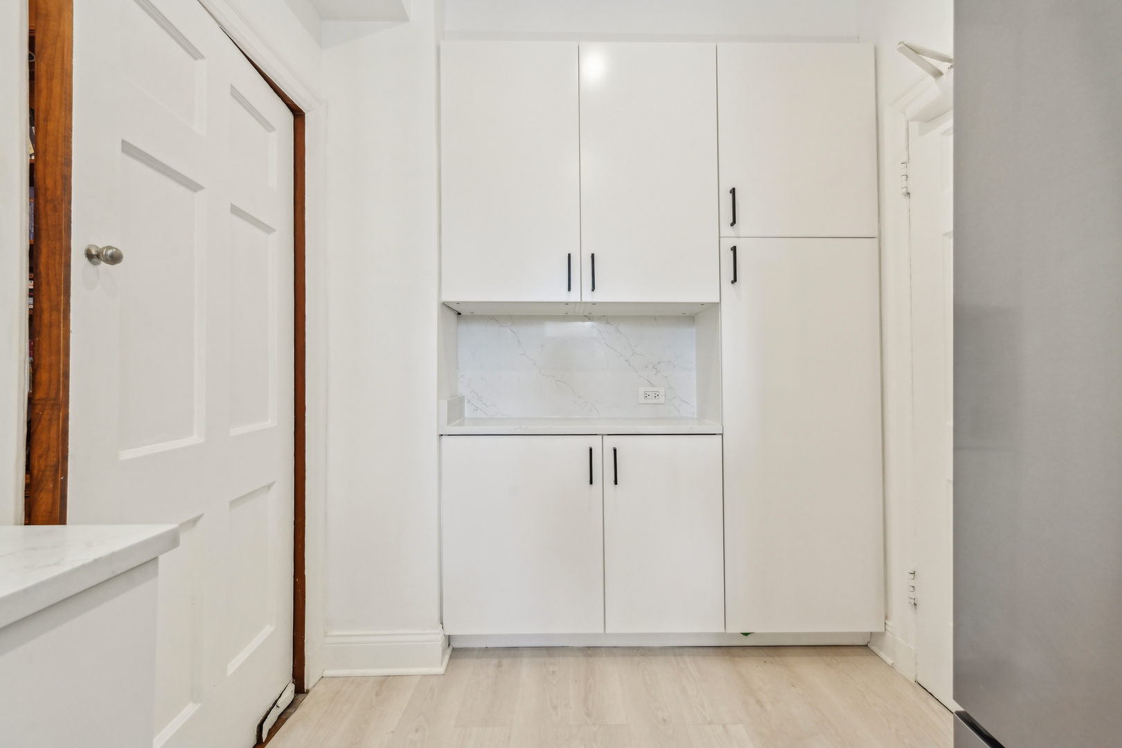 73 E ELM Street Unit: 12D