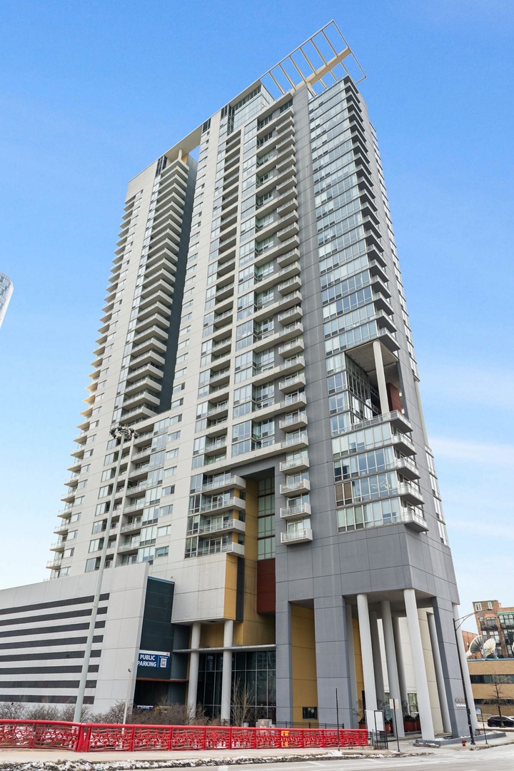 737 W Washington Boulevard Unit: 1110