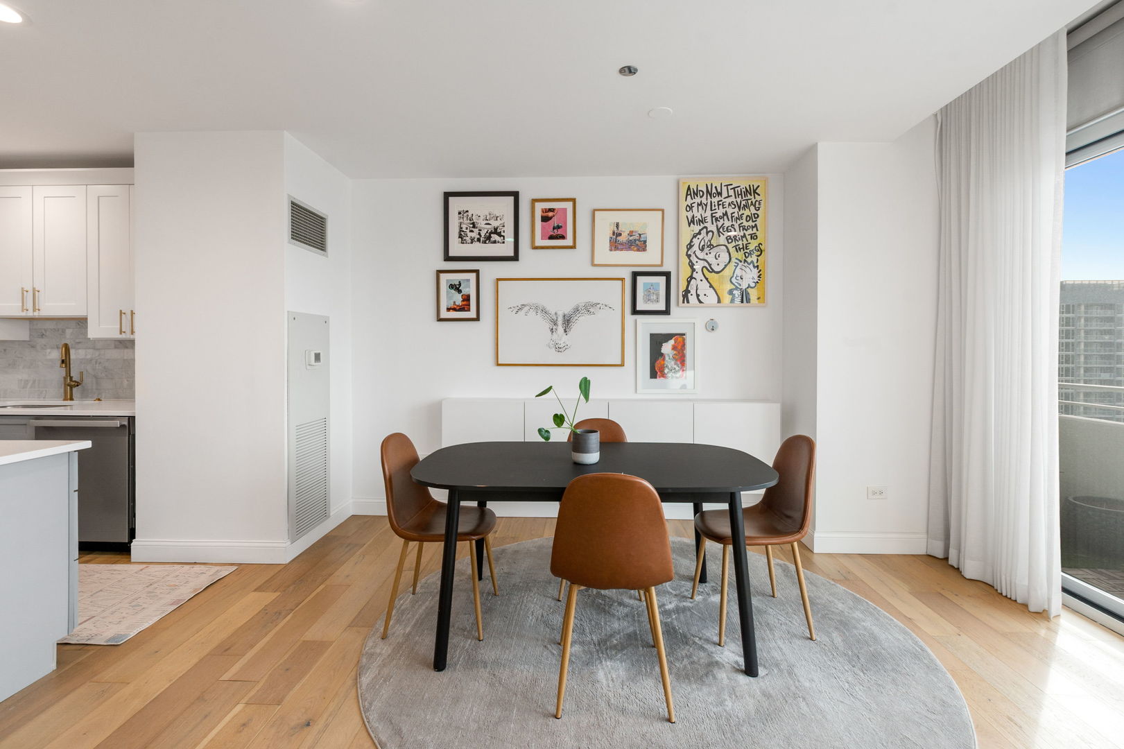 737 W Washington Boulevard Unit: 1110