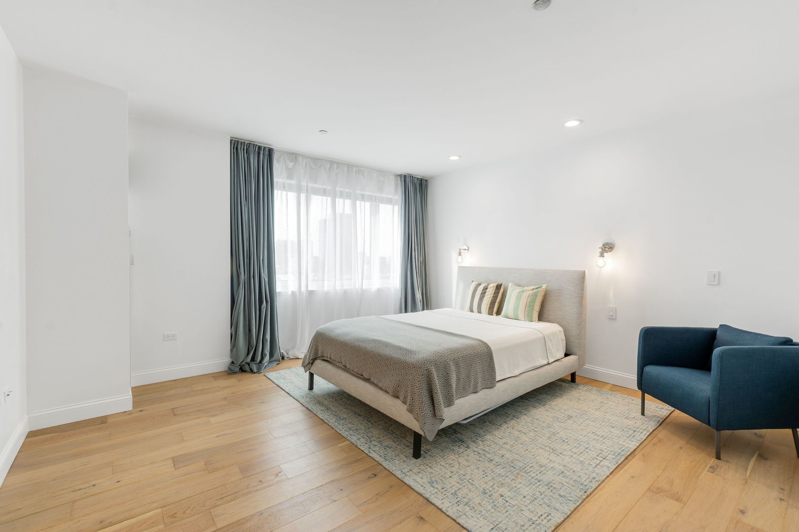 737 W Washington Boulevard Unit: 1110