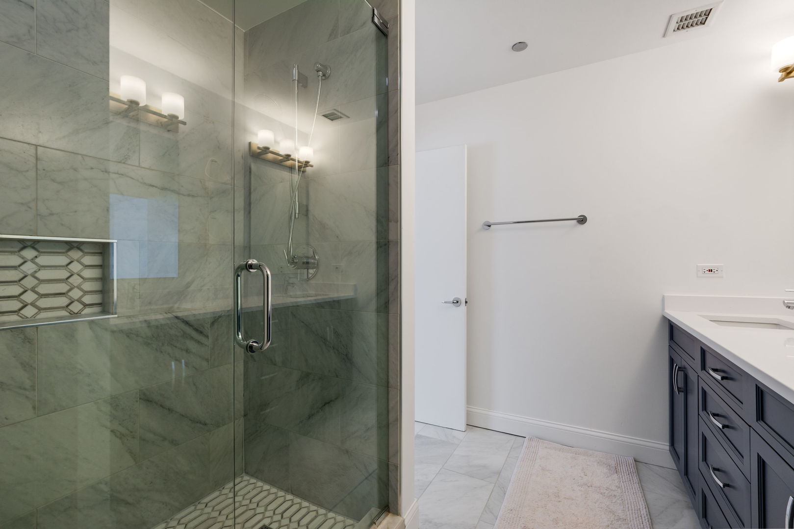 737 W Washington Boulevard Unit: 1110