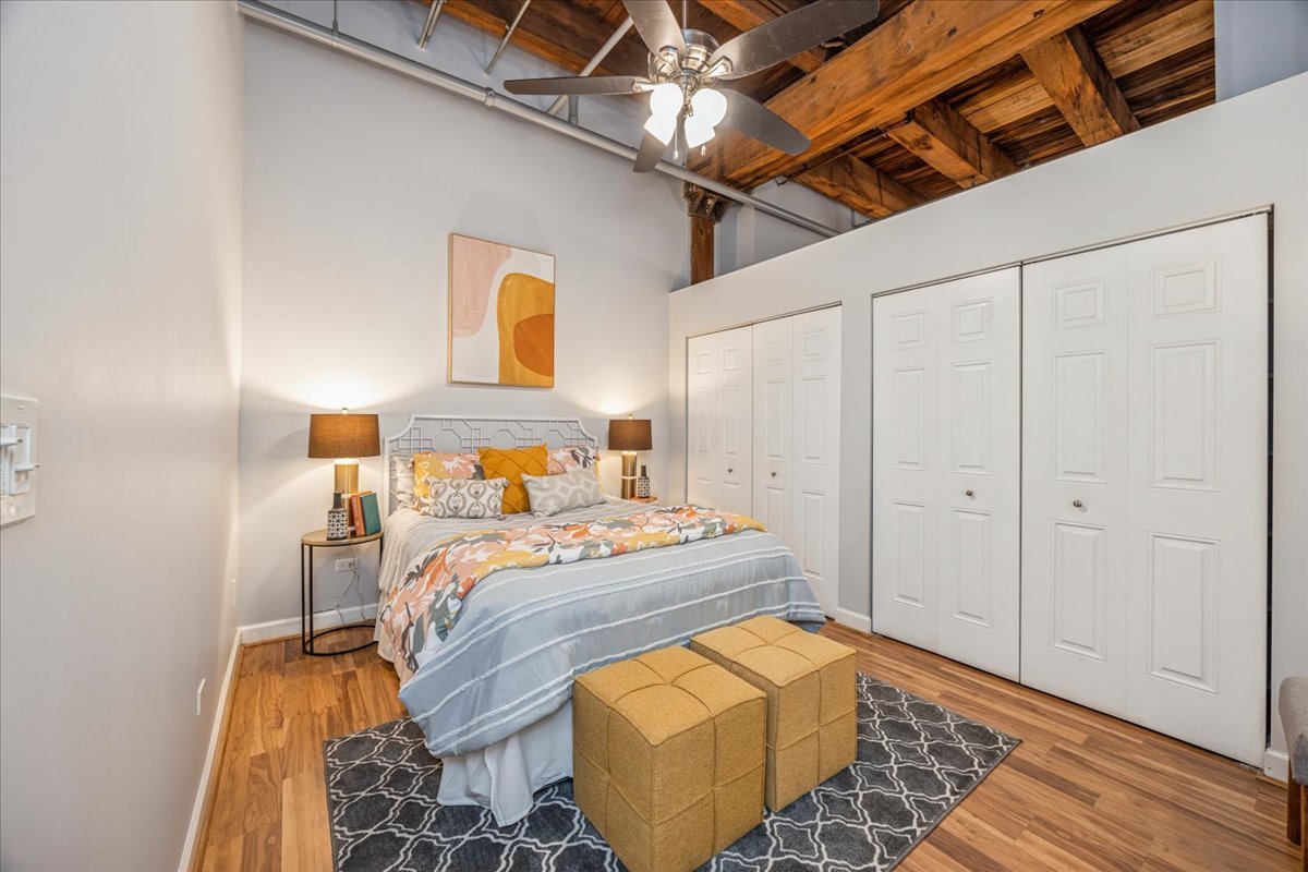 824 W Superior Street Unit: 303