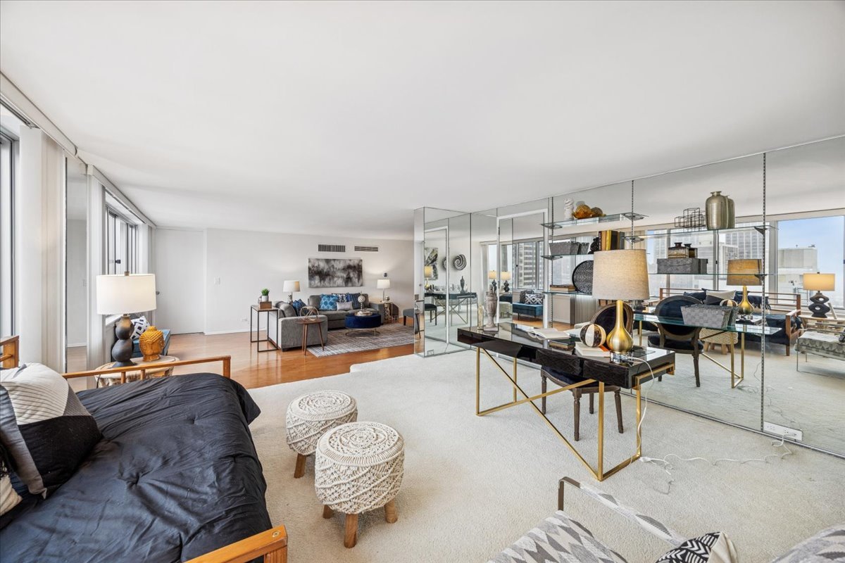 1 E Schiller Street Unit: 22A