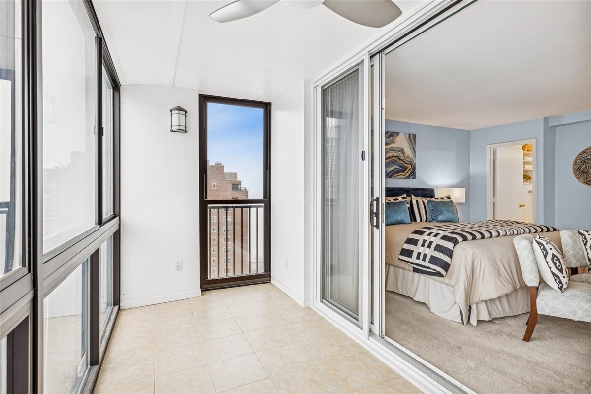 1 E Schiller Street Unit: 22A