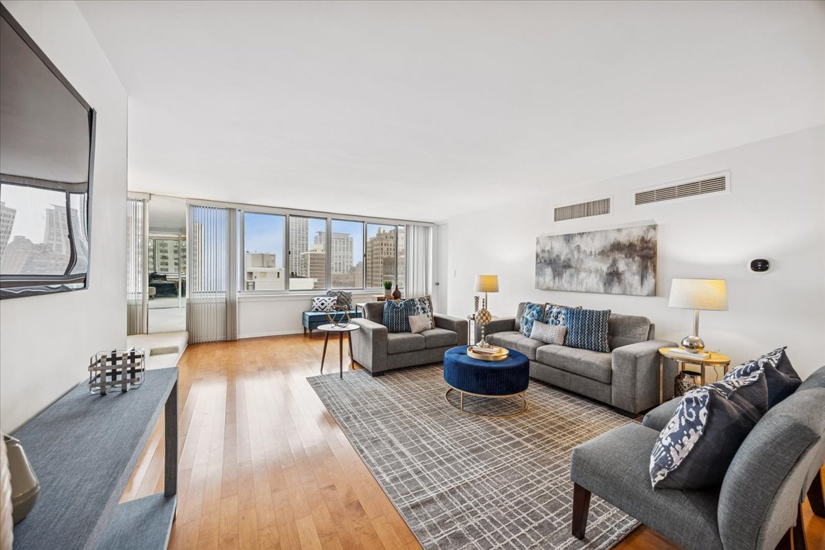 1 E Schiller Street Unit: 22A