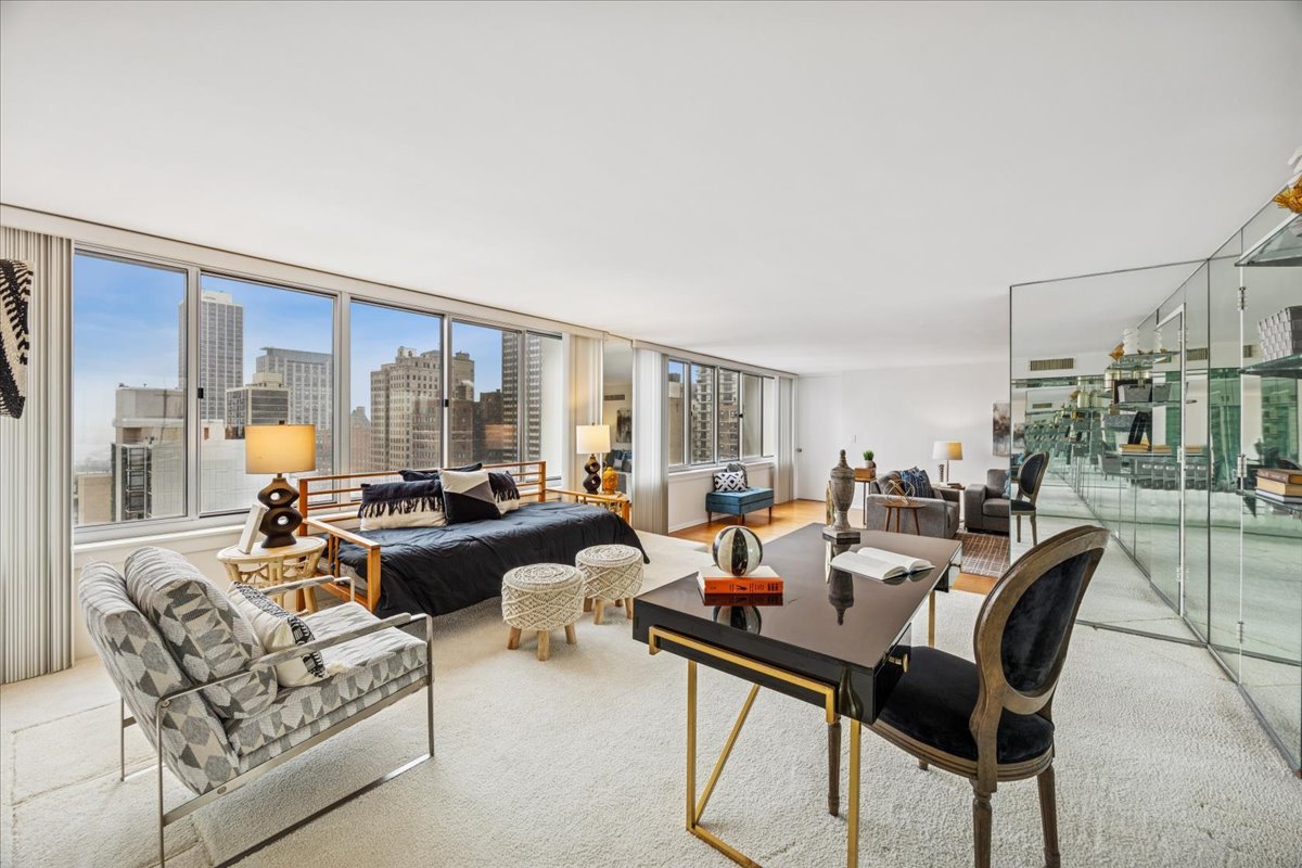 1 E Schiller Street Unit: 22A