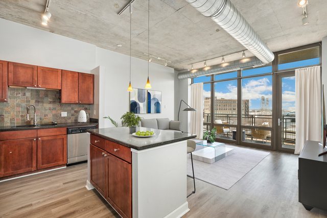 1000 N Kingsbury Street Unit: 503