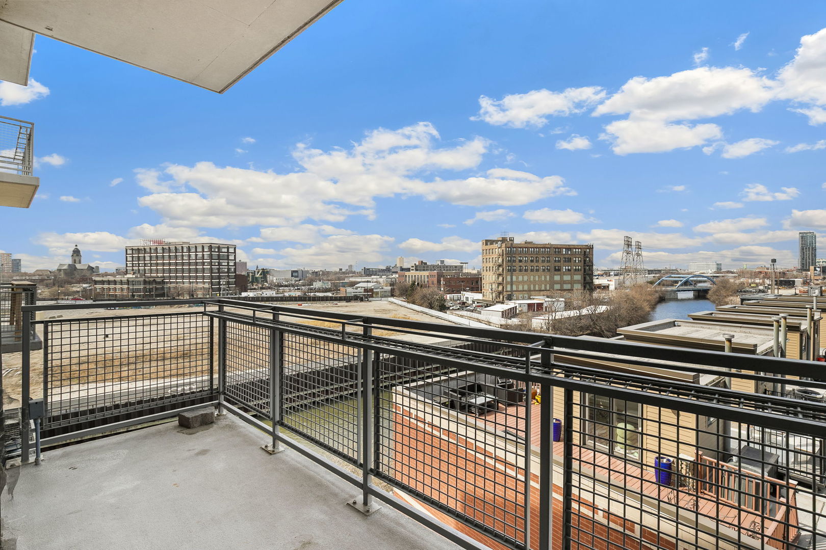1000 N Kingsbury Street Unit: 503
