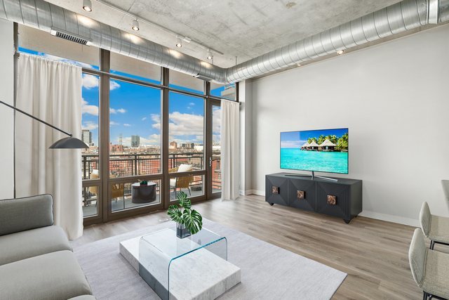 1000 N Kingsbury Street Unit: 503