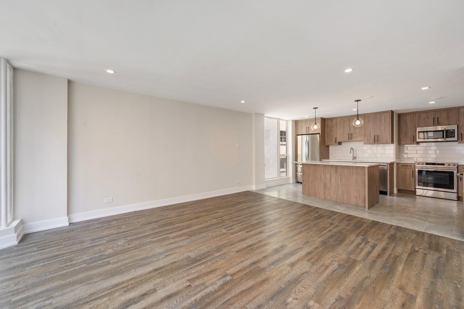 227 E Walton Place Unit: 2E