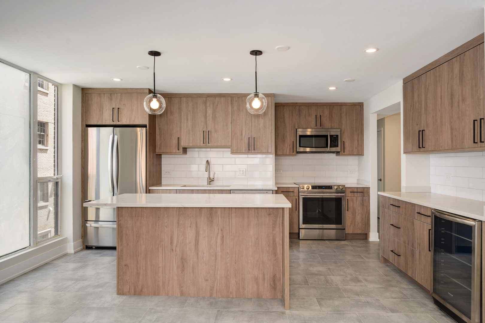 227 E Walton Place Unit: 2E