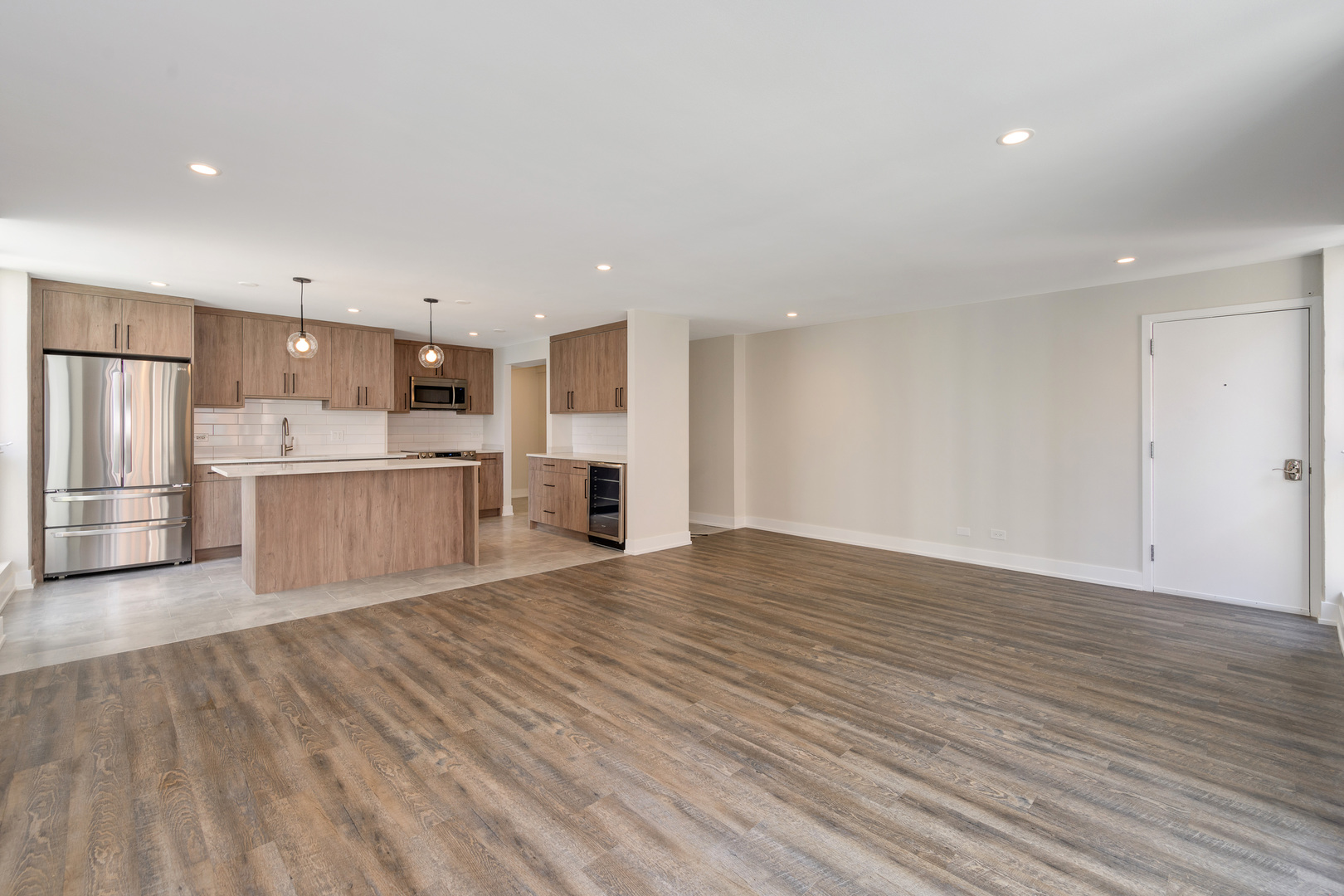 227 E Walton Place Unit: 2E