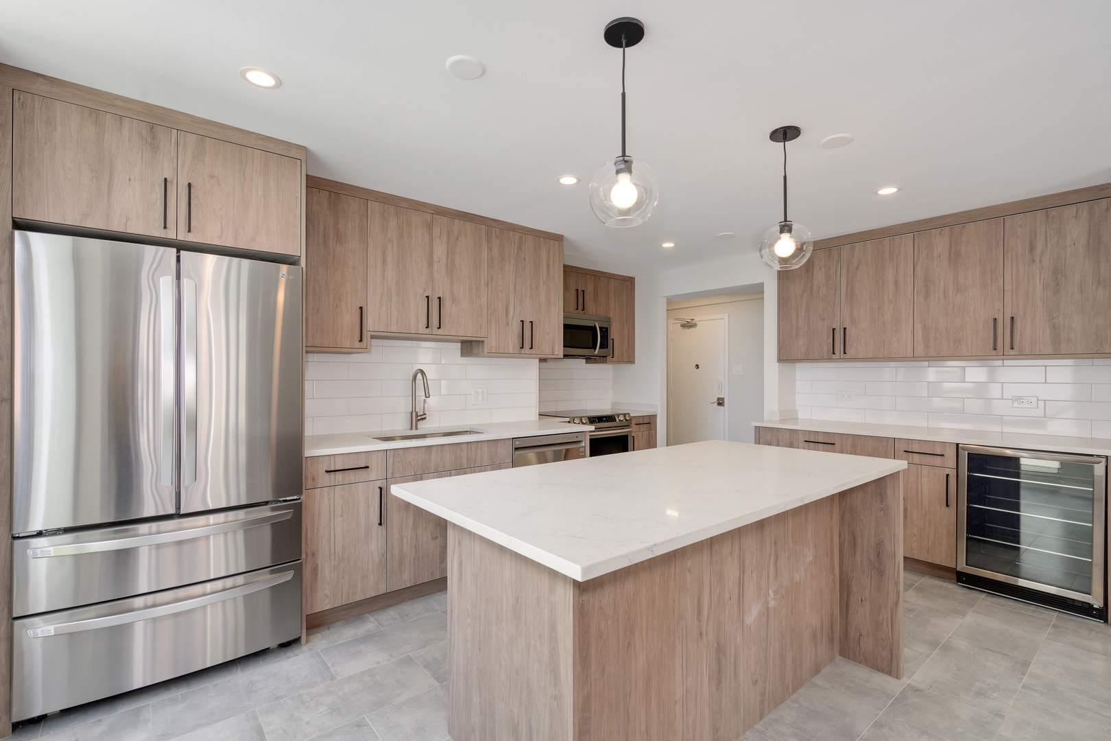 227 E Walton Place Unit: 2E