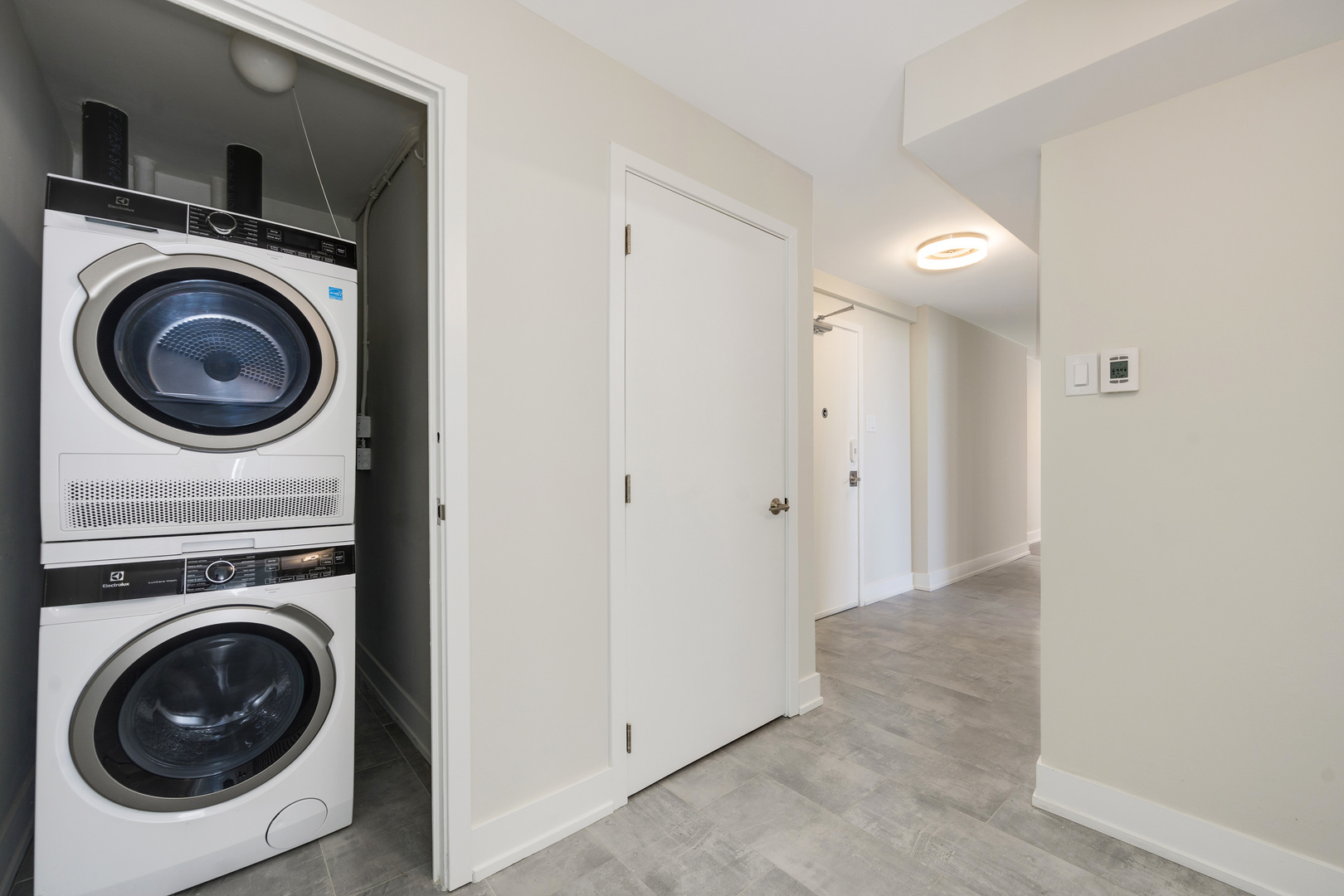 227 E Walton Place Unit: 2E