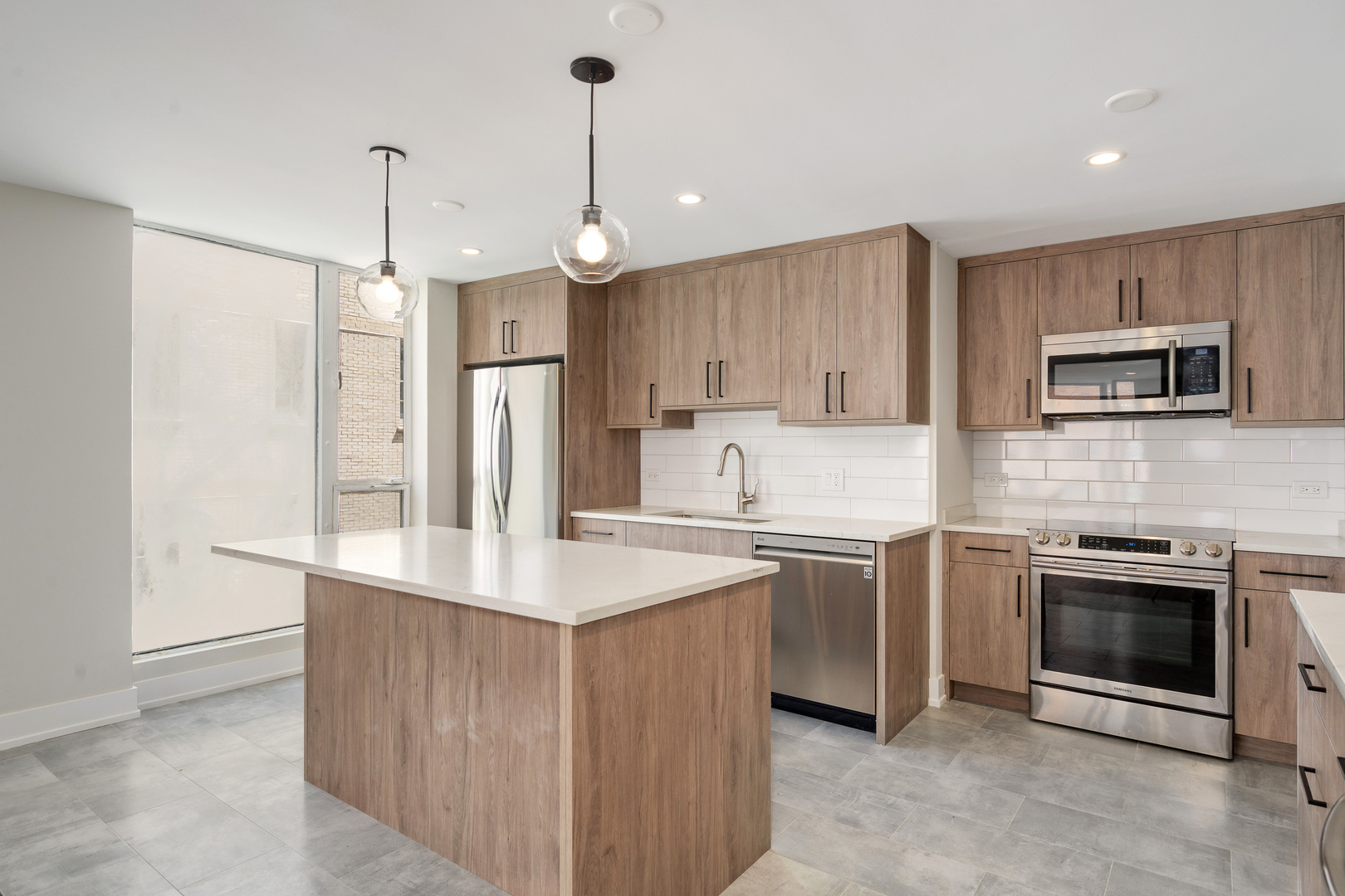 227 E Walton Place Unit: 2E