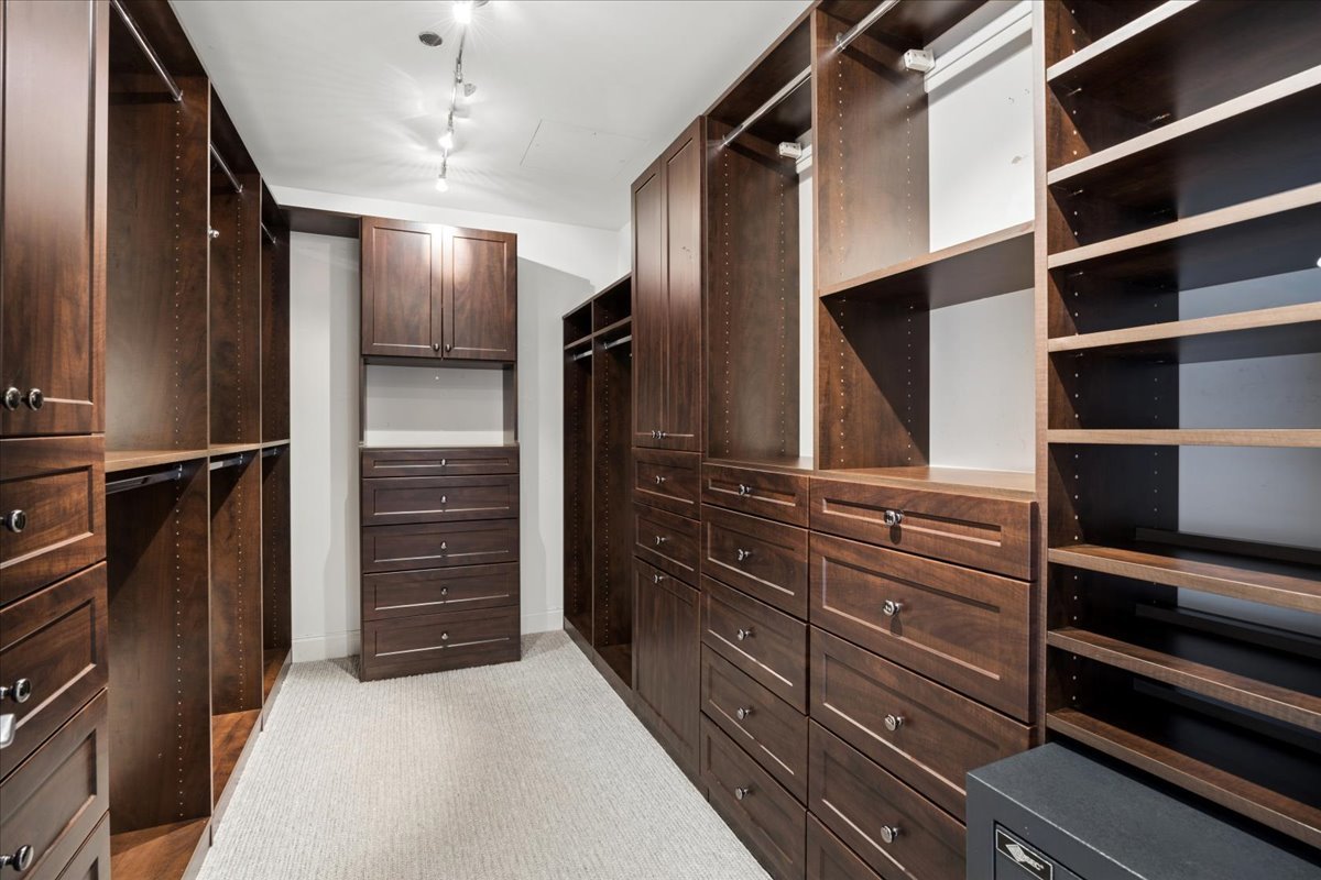 333 N Canal Street Unit: 3604