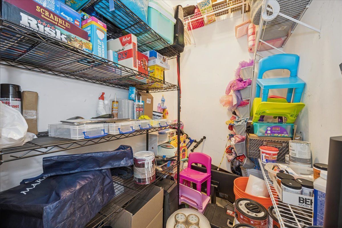 1951 W Melrose Street Unit: 2