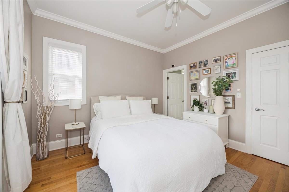 1951 W Melrose Street Unit: 2