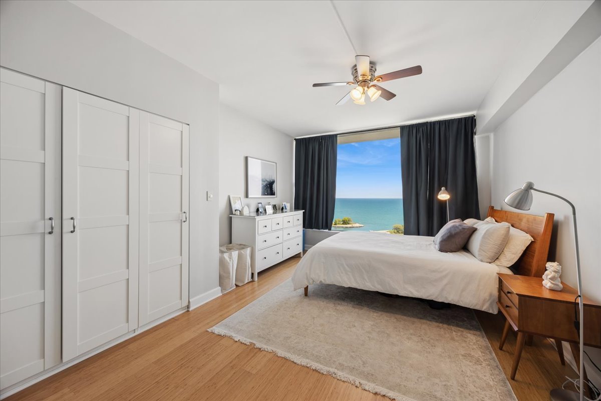 3200 N Lake Shore Drive Unit: 2410