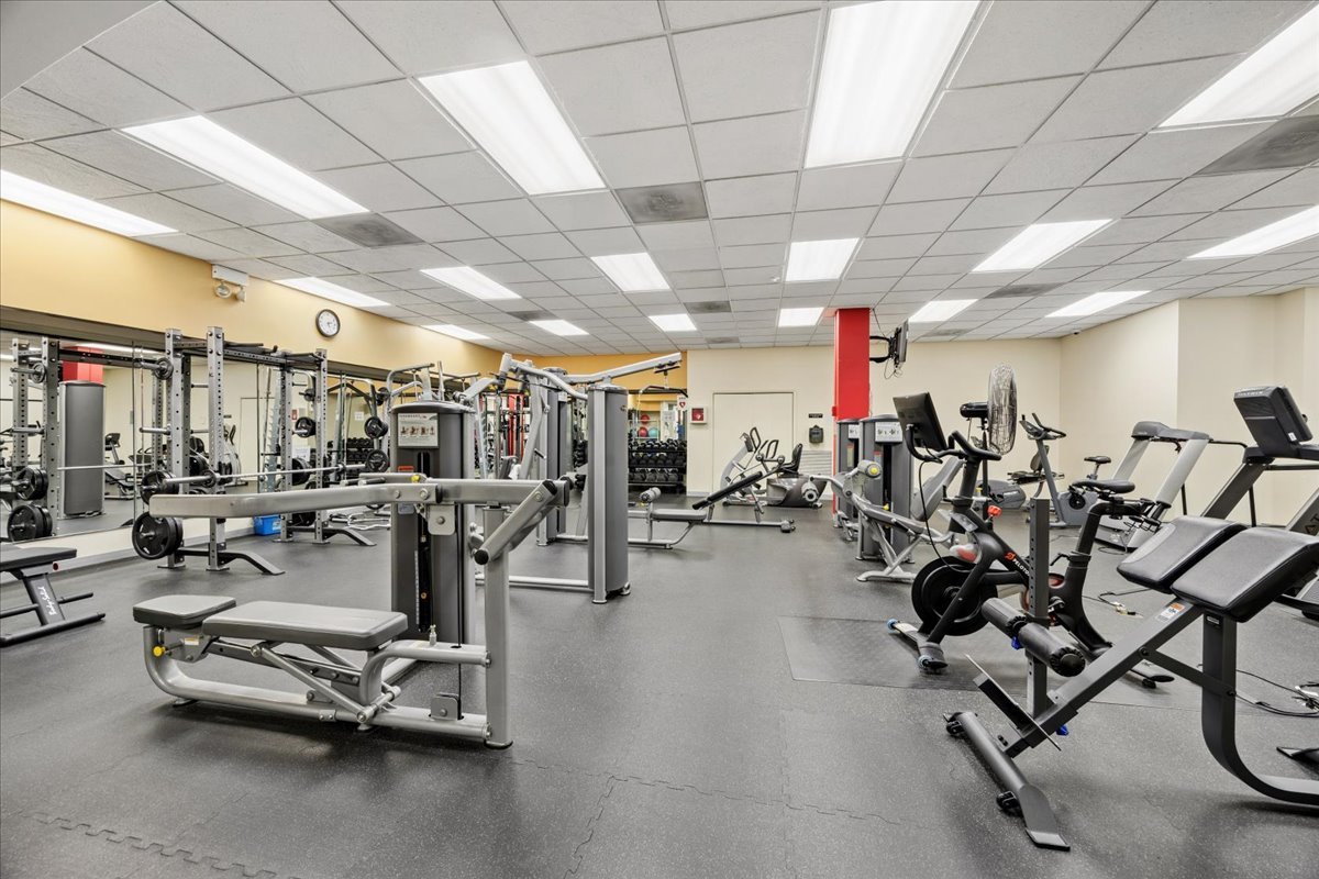 3200 N Lake Shore Drive Unit: 2410