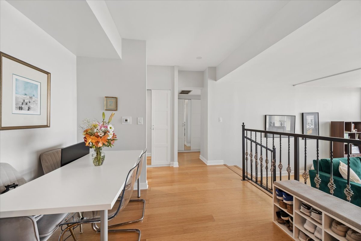 3200 N Lake Shore Drive Unit: 2410
