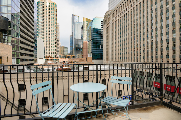333 W HUBBARD Street Unit: 610-611