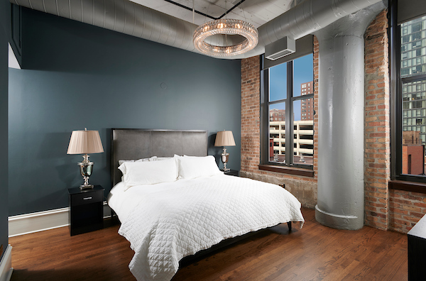 333 W HUBBARD Street Unit: 610-611